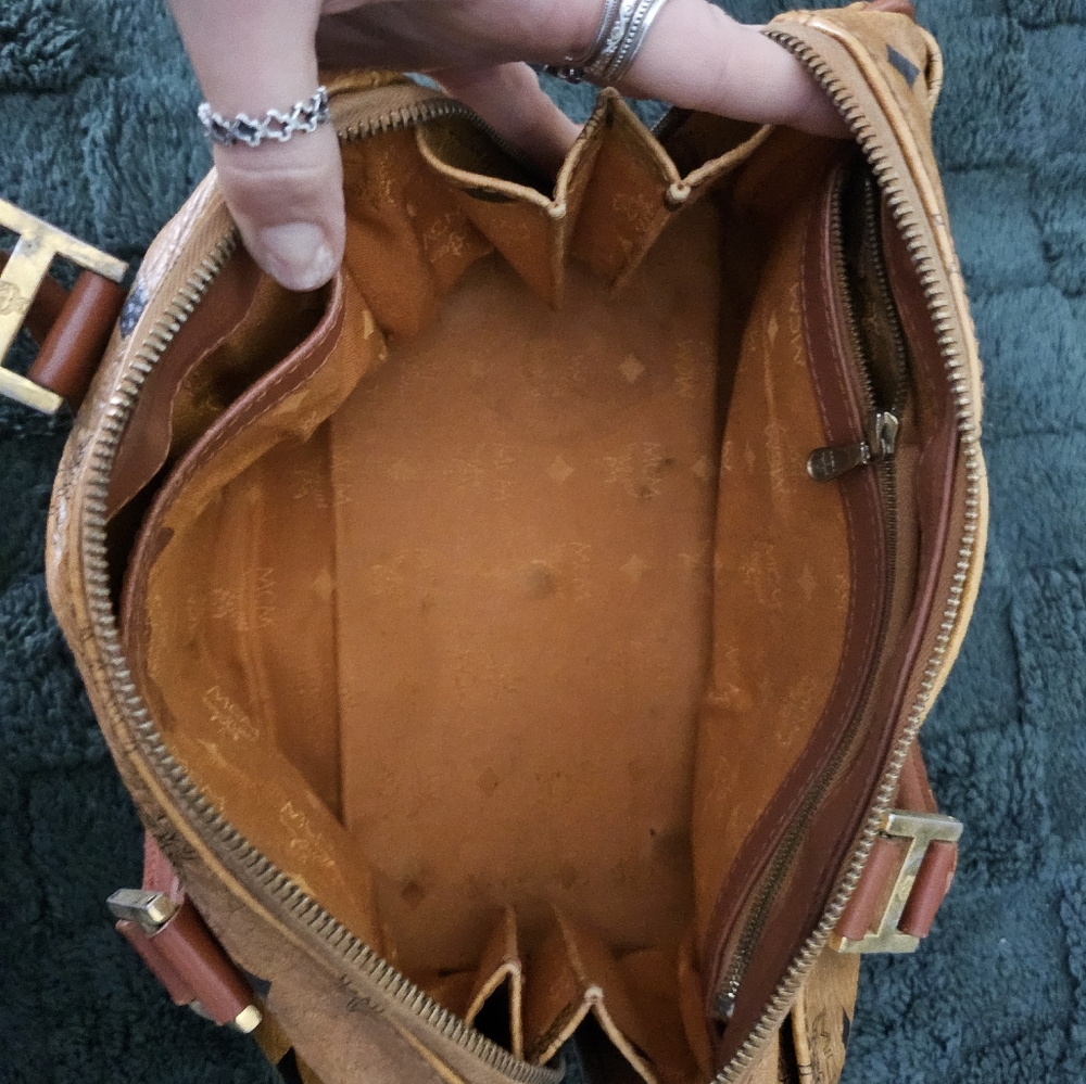 MCM purse - Picture 4 of 12